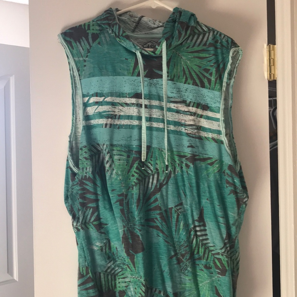 Red Camel  Mens XL cut off shirt with hood beach